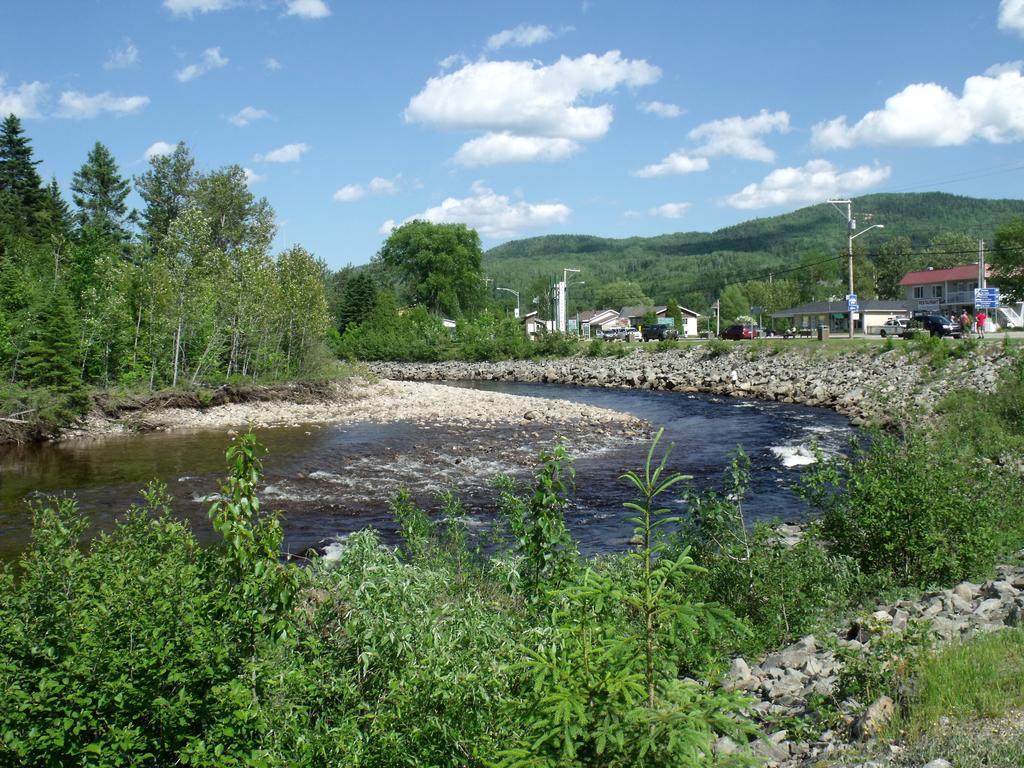 Camping Le 4 Chemins LʼAnse-Saint-Jean Zimmer foto
